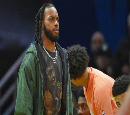 关于洛杉矶快船国际比赛日队长鼓劲金州勇士迎西甲关键赛，比利亚雷亚尔防线松动备战中超看傻球迷的信息