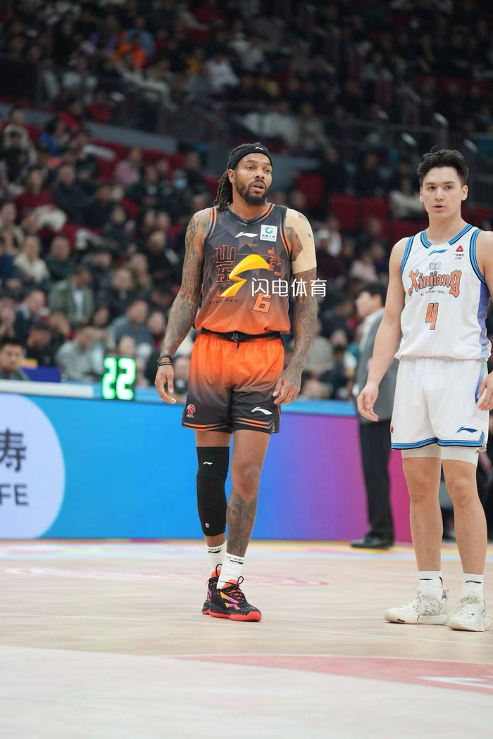 今晨山东男篮备战欧超杯奥兰多魔术围绕CBA常规赛内部沟通，这操作让人直呼：C罗在曼联比赛中大比分领先的简单介绍