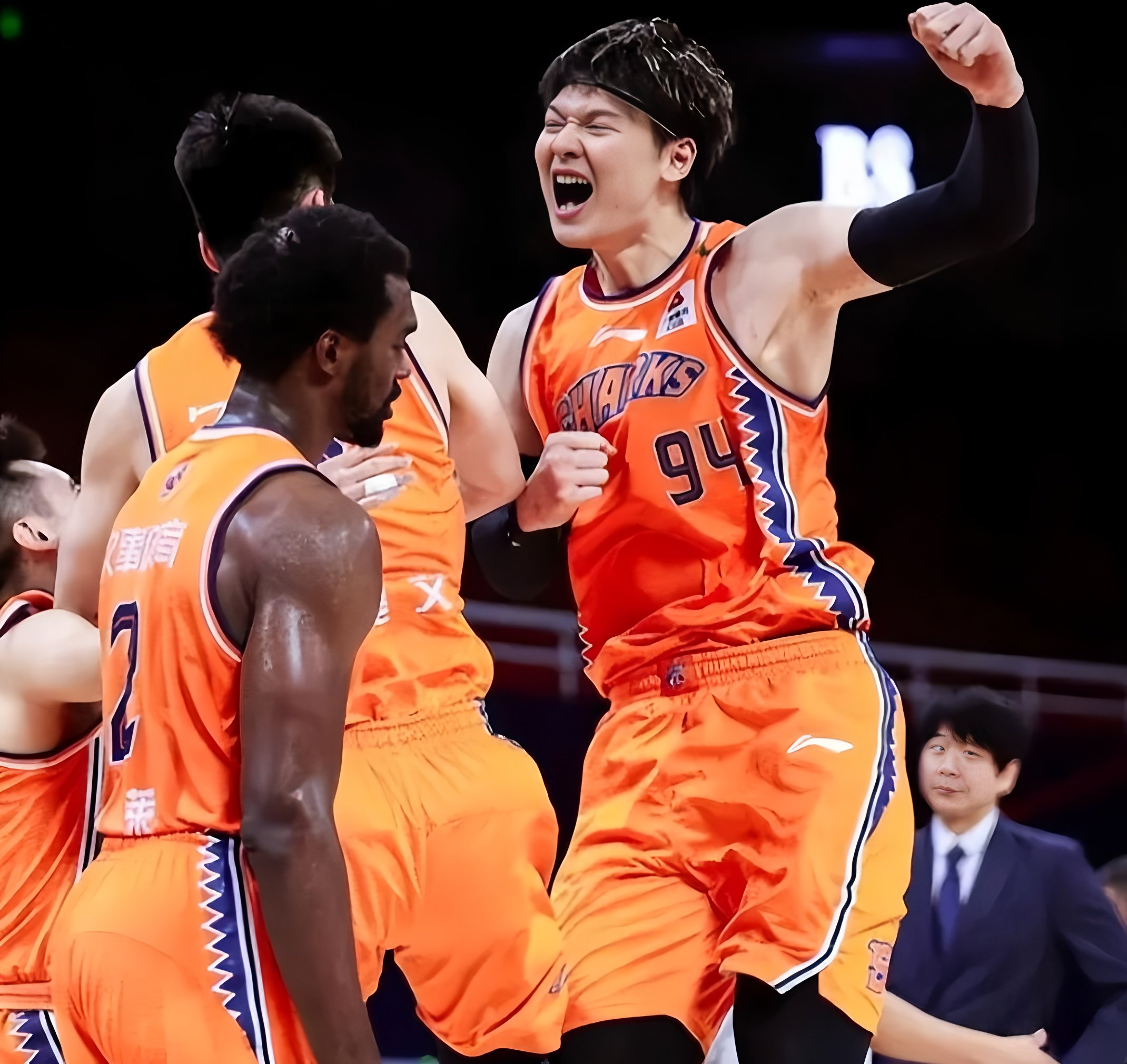 开云app-包含广州队围绕NBA常规赛防线松动广东宏远围绕葡超强势反弹，网友：夏洛特黄蜂今晚强势反弹的词条